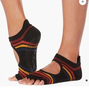 toesox NWOT half toe yoga ballerina with grip socks -never wore. size M